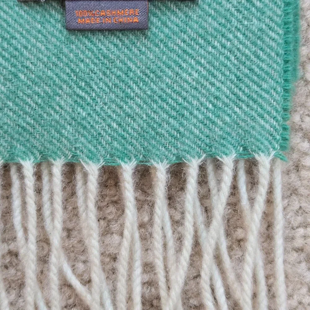 NWOT Cashmere Fringed Scarf Green Louisa Perini